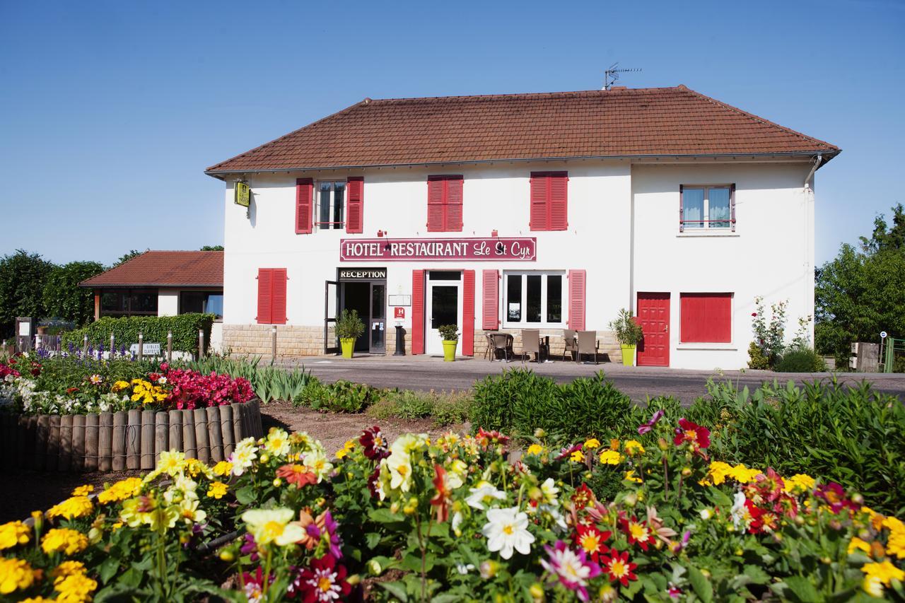 Logis Le Saint Cyr Hotel Montmelard Exterior photo
