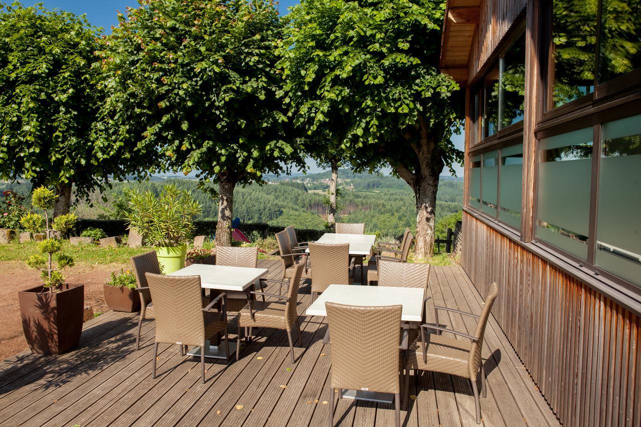 Logis Le Saint Cyr Hotel Montmelard Exterior photo